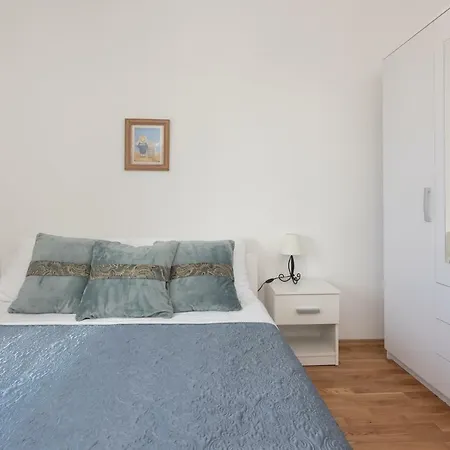 Apartment Lipotica Diklo