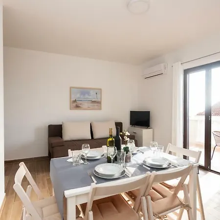 Lipotica Diklo * Zara