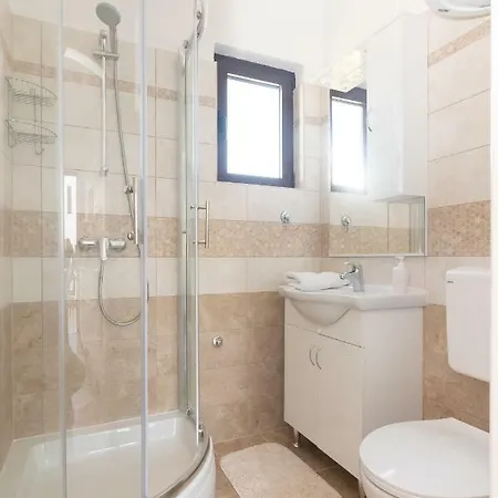 Lipotica Diklo شقة